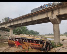 रात्रिबस पुलबाट खस्यो, नौ जनाको मृत्यु, तीस जना घाइते